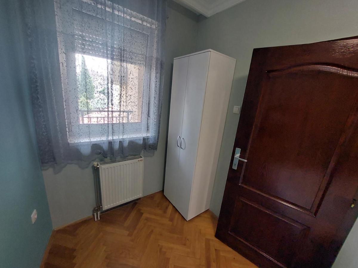 Apartmani Jasmin Нови-Сад Экстерьер фото