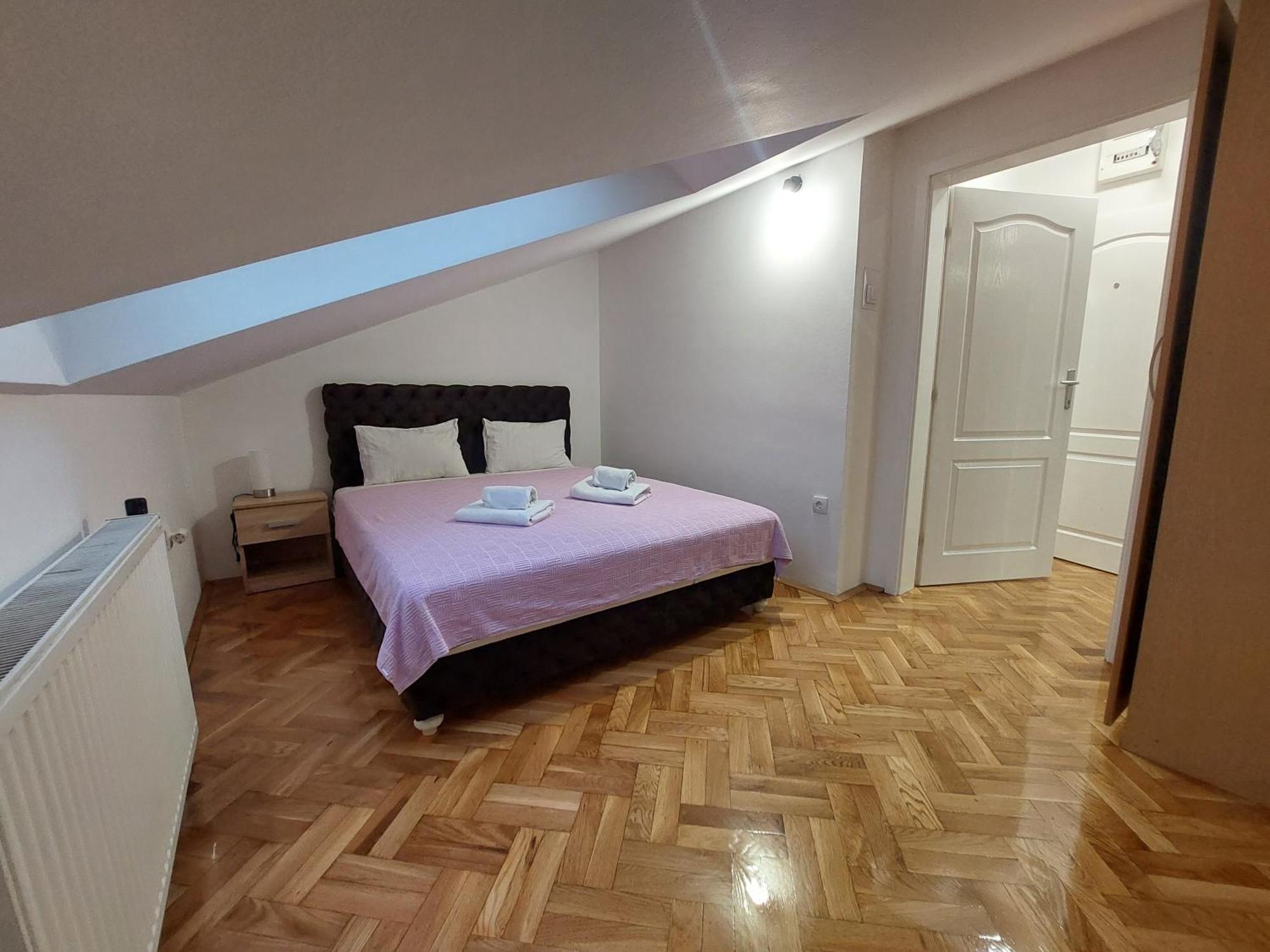 Apartmani Jasmin Нови-Сад Экстерьер фото