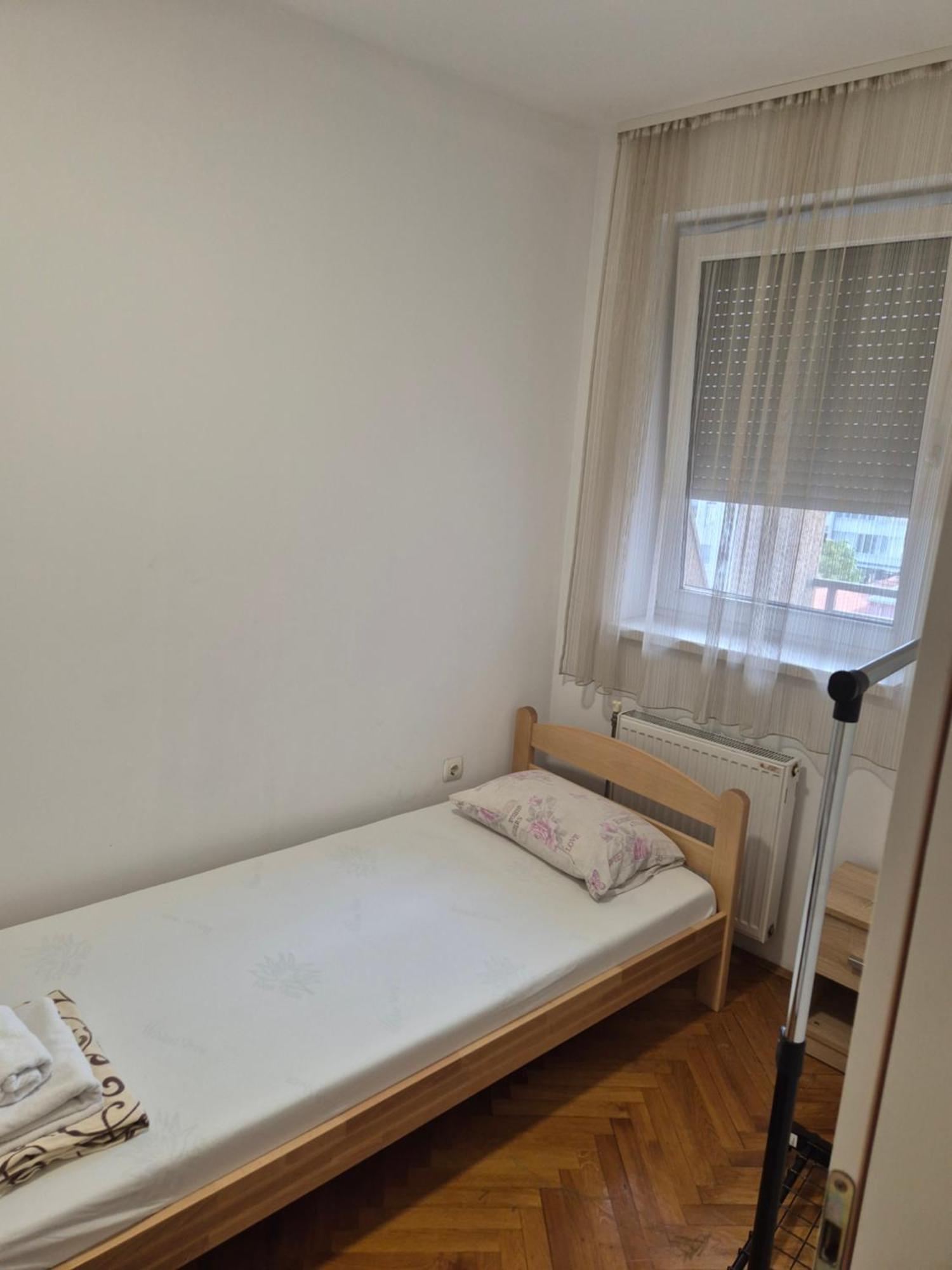 Apartmani Jasmin Нови-Сад Экстерьер фото