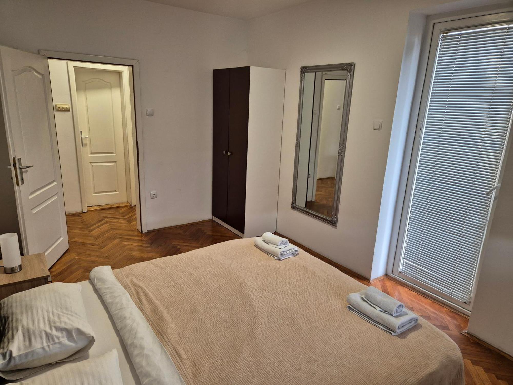 Apartmani Jasmin Нови-Сад Экстерьер фото