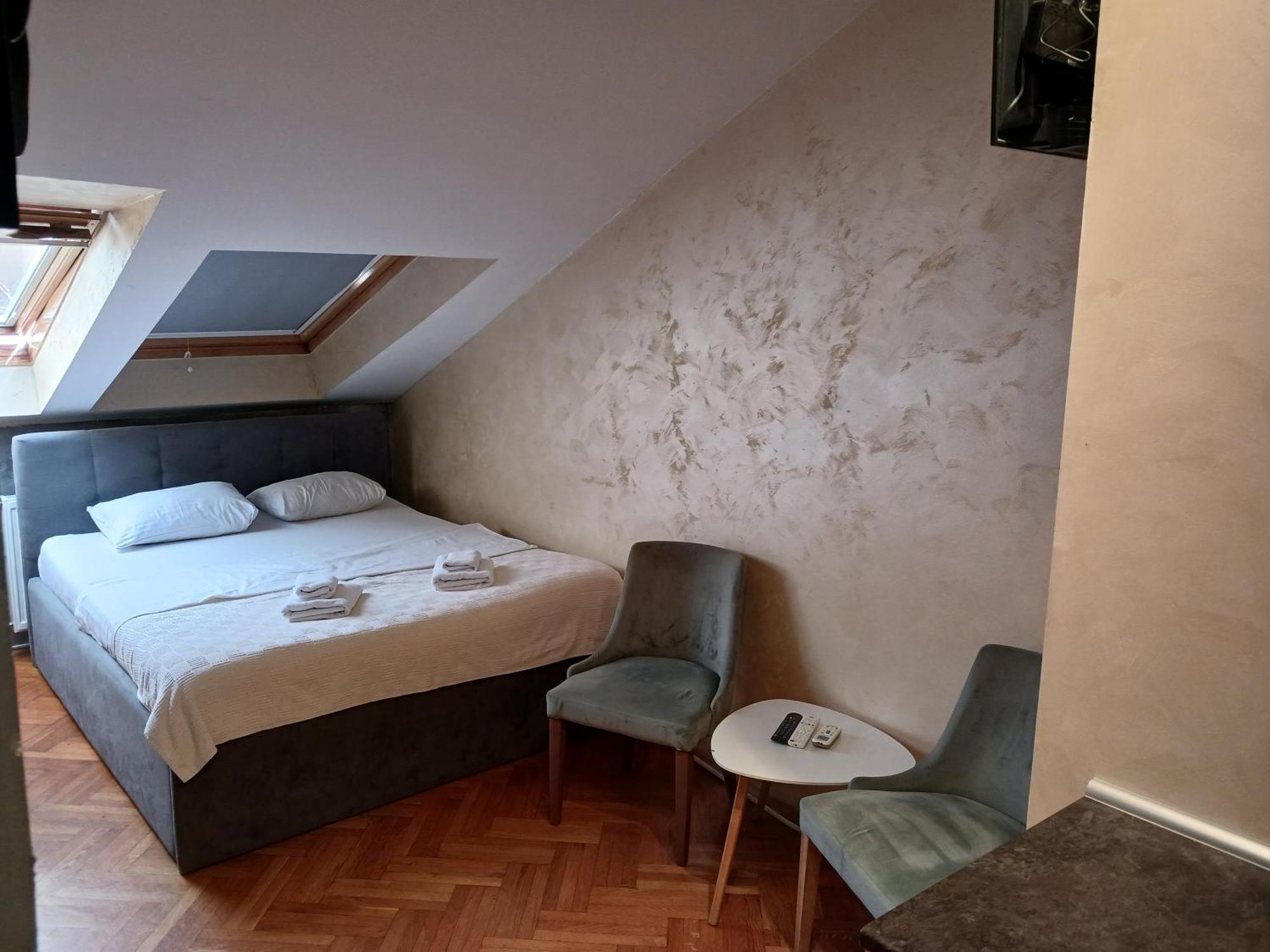 Apartmani Jasmin Нови-Сад Экстерьер фото
