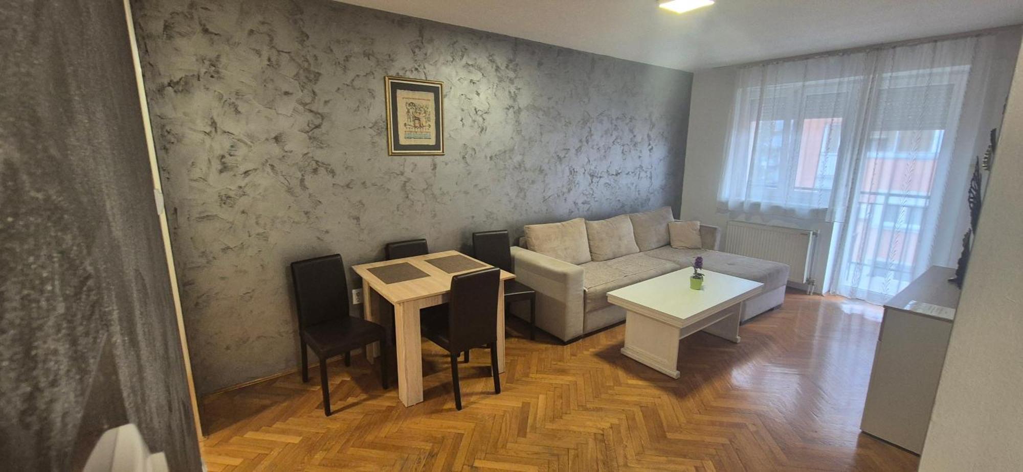 Apartmani Jasmin Нови-Сад Экстерьер фото